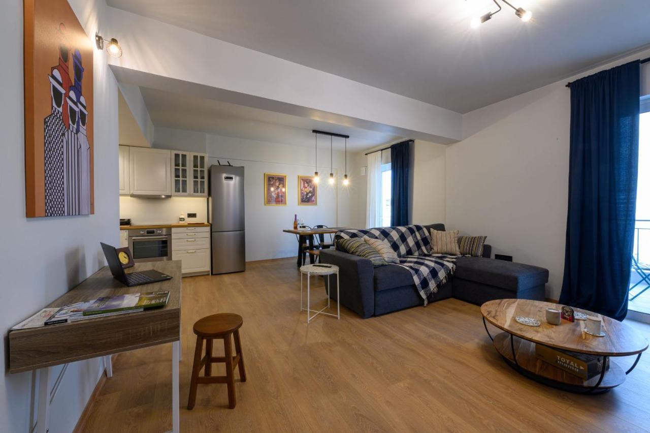 Plato 88 Apartment Kalamata Bagian luar foto